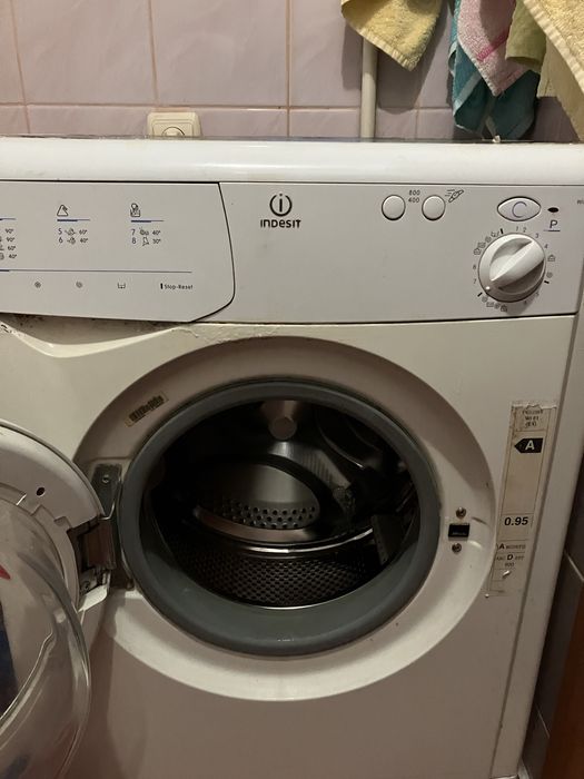 Пральна машина Indesit