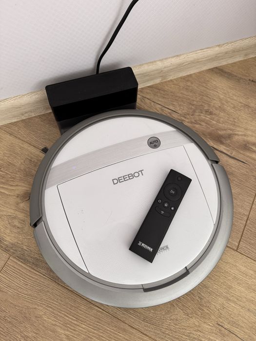 Робот пилосос Deebot Ecovacs DG710- потрібна нова батарея