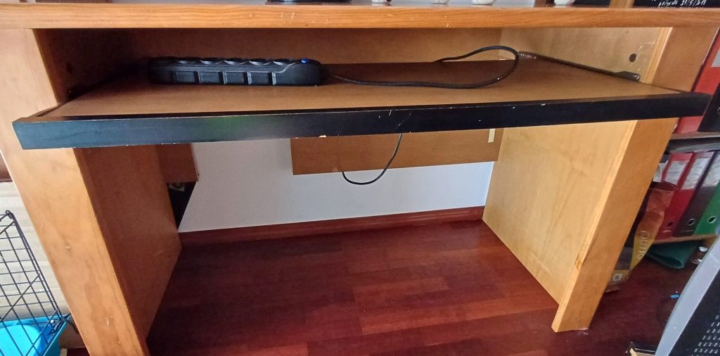 Secretária para computador