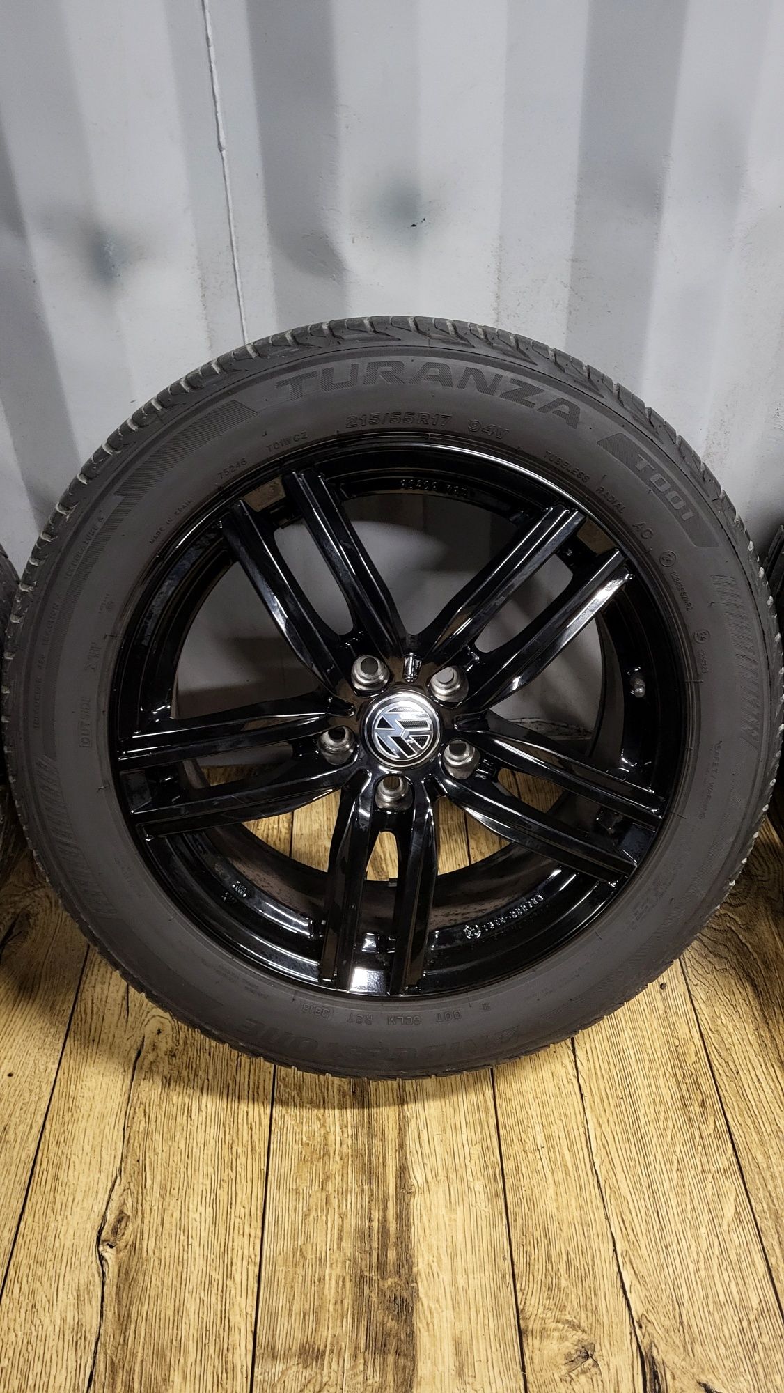 Alufelgi Vw 17" 5x112 z oponami 215/55 R17 Passat B8 B7 Arteon Skoda