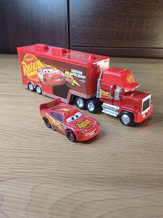 Auta Cars zestaw Zygzak + TIR Mack NOWE metalowe 1:55