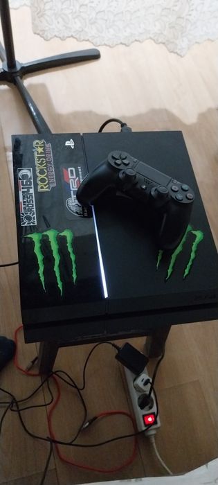 Ps4 fat 500 Gb + comando original