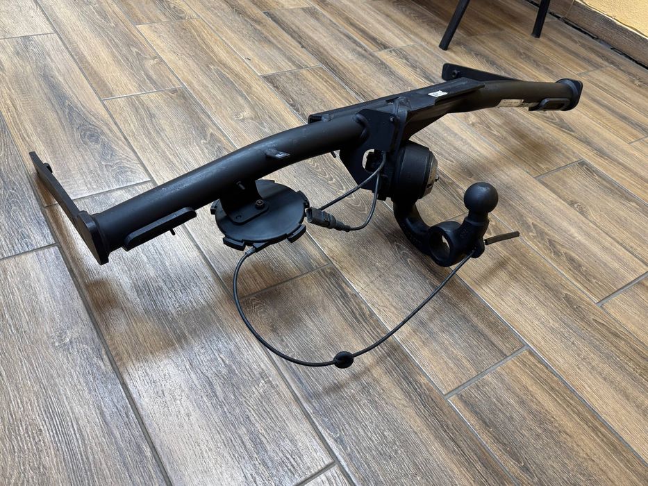 Фаркоп VW Golf 7; гольф 7 Oris (оригінал, поворотний) 5G0 803 880 C