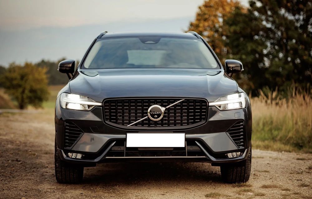 Volvo XC60 B5 AWD Plus Dark