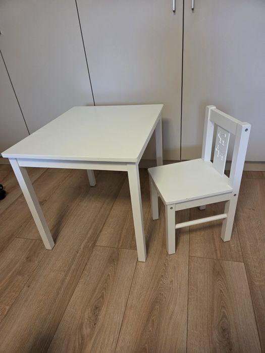 Zestaw kritter ikea stolik i krzesełko