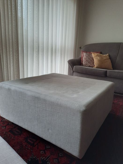 Pouf  e repousa pés