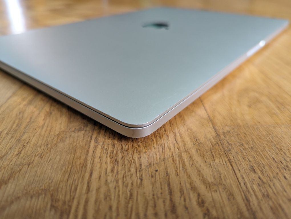 MacBook Pro 2018, 15", i9, 32/512 ГБ, ідеал.