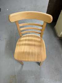Krzesła drewniane bistro