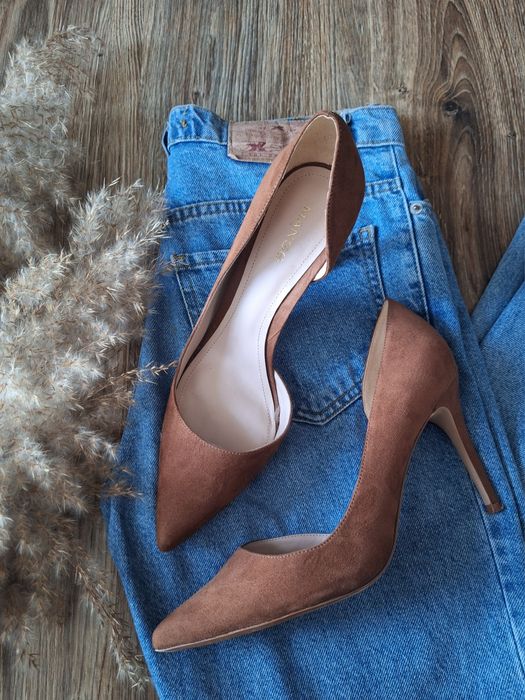 Замшеві туфлі лодочки коричневі з гостим носком від mango