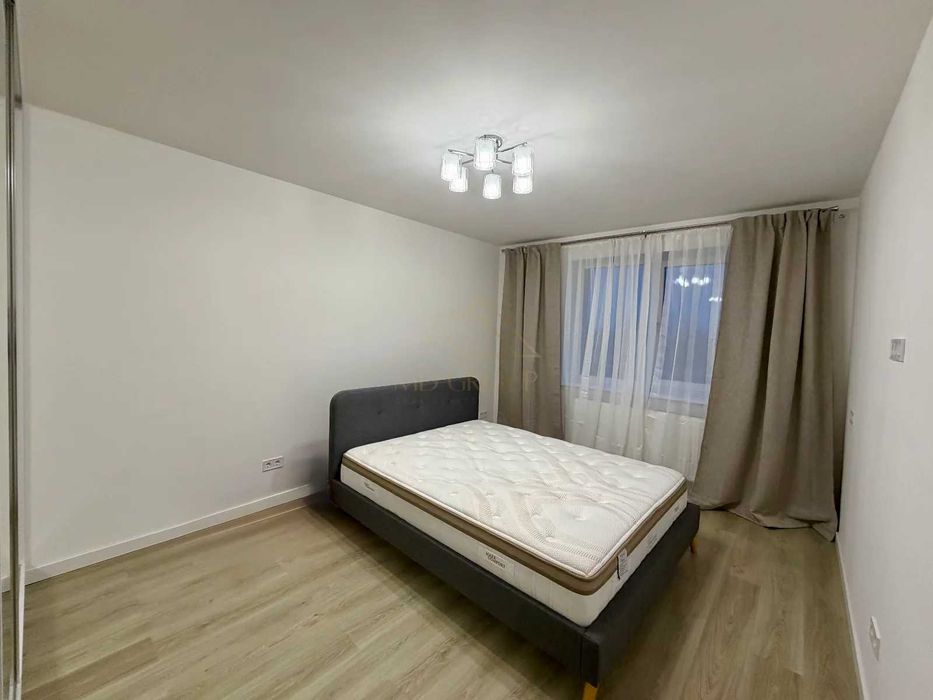 Продаж 1-кімнатної квартири з краєвидом на річку