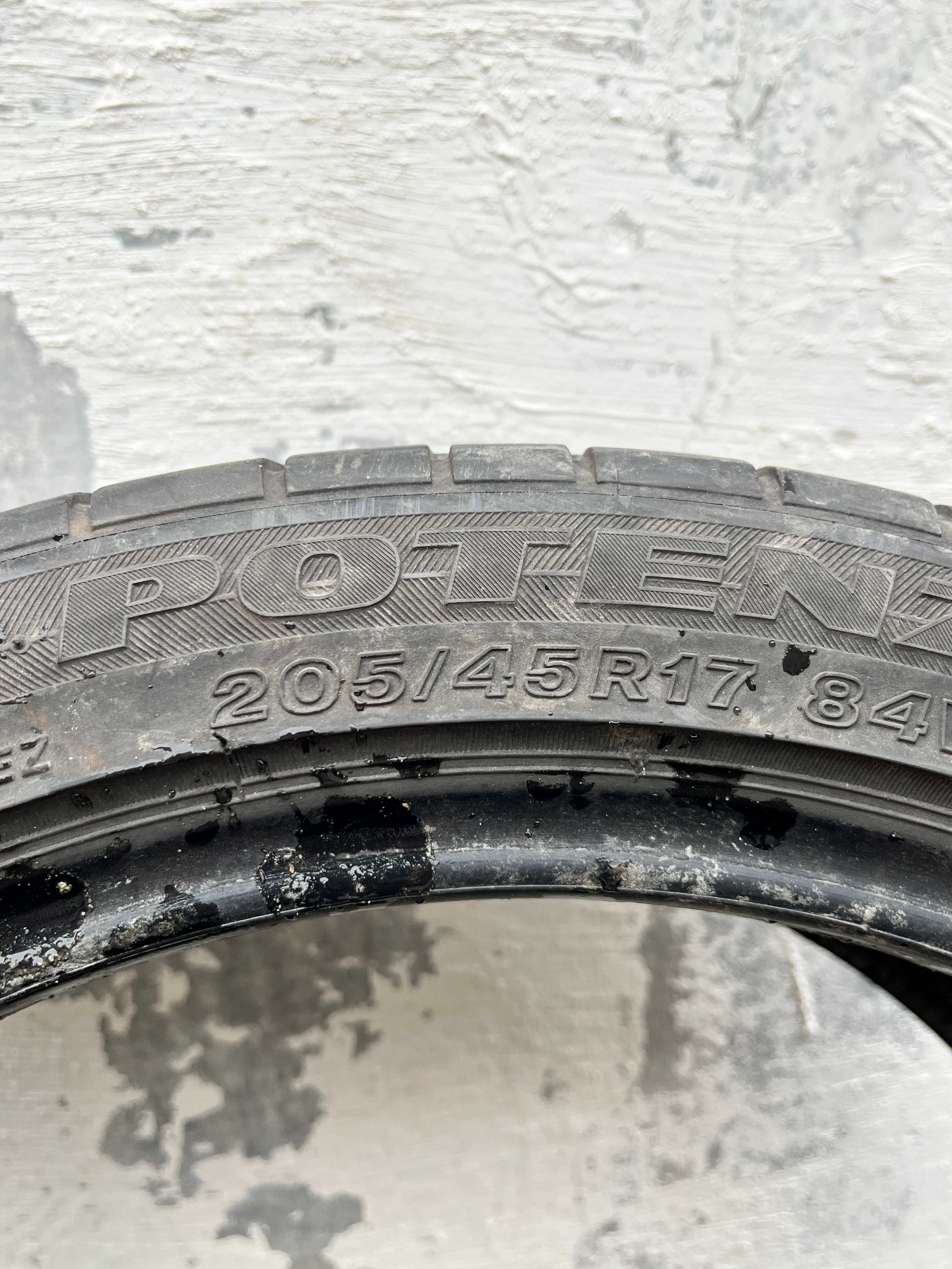 Резина 205/45 R17 Bridgestone Potenza RE050A Лето Пара