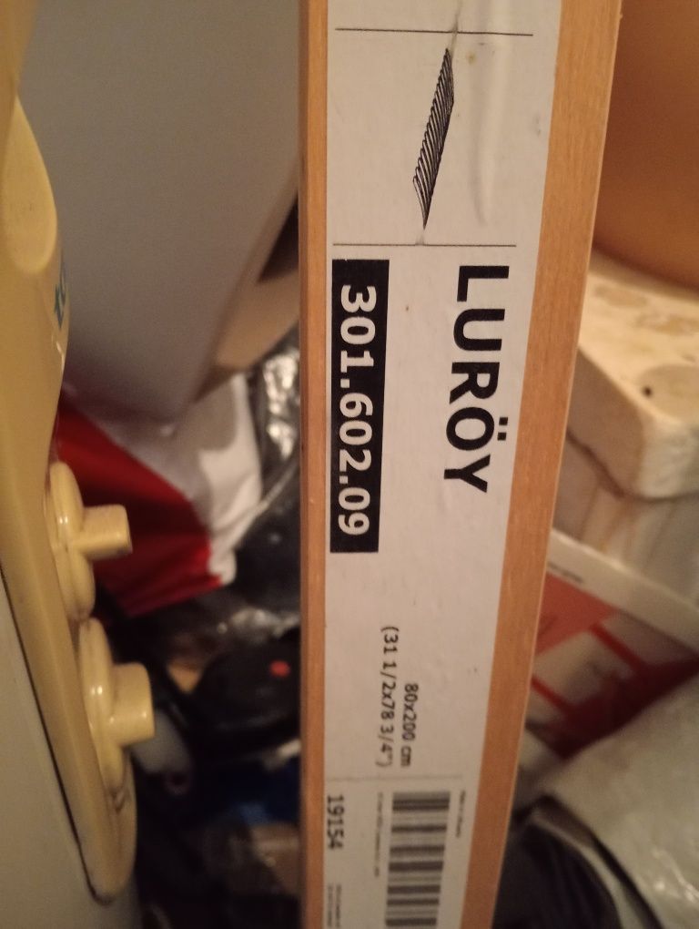 Estrado de ripas Luröy IKEA novo