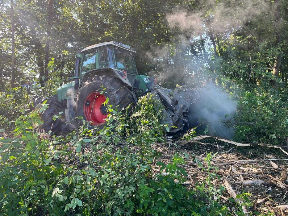 Rekultywacja Mulczer leśny Mulczowanie wgłębny Karczowanie działek