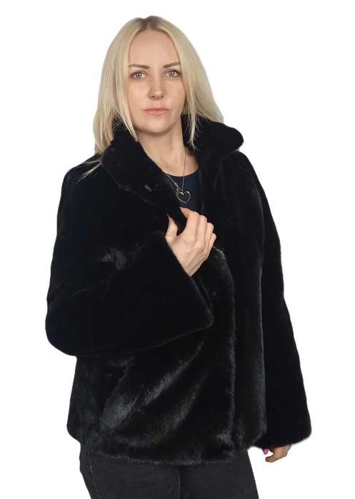 Kurtka z futra norki Blackglama . Model Melania