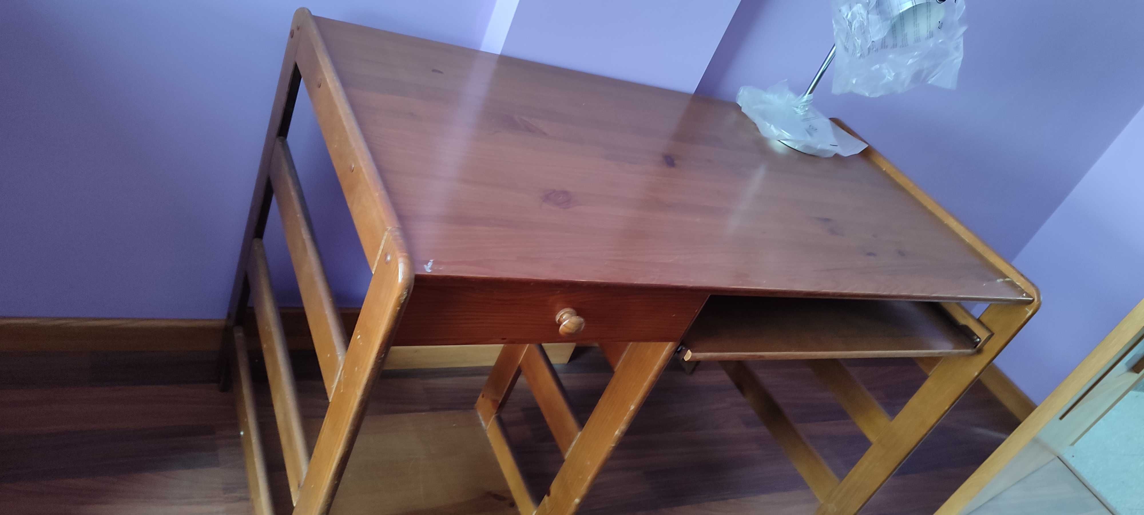 Secretárias para quarto de estudantes