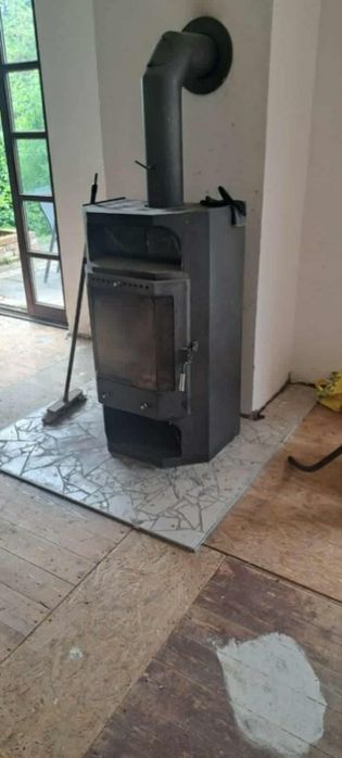 Kominek wolnostojący na drzewo