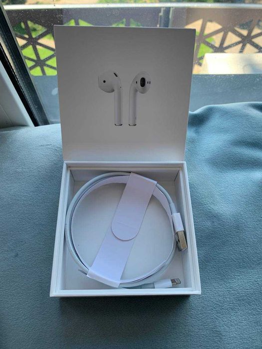 Оригінал AirPods 2 є чек і гарантія, повний комплект
