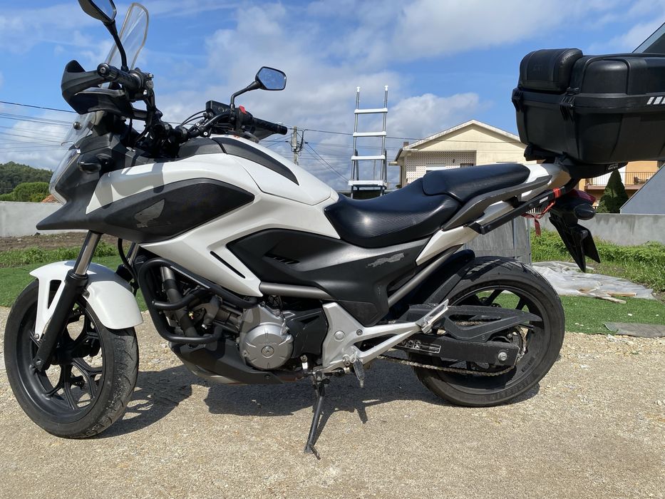 Honda NC 700x muito bem estimada e economica.