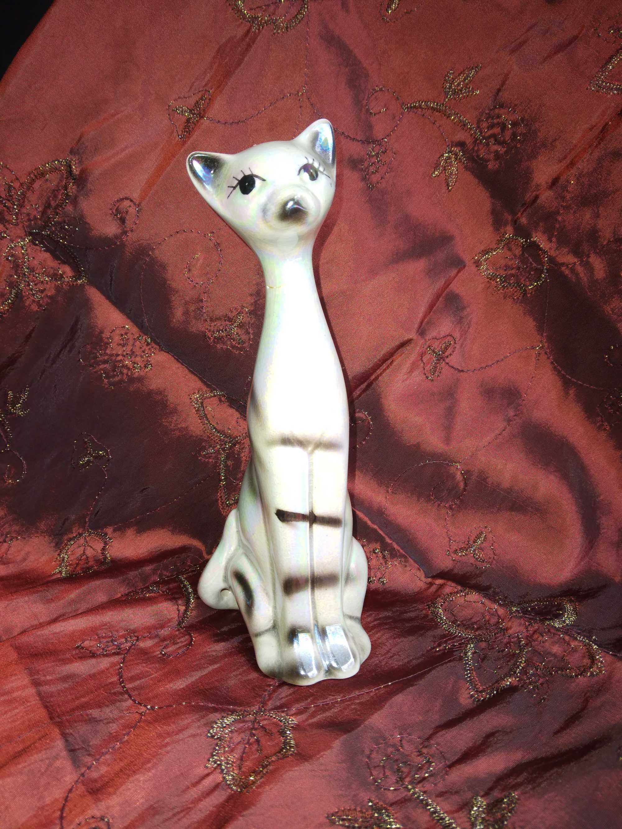 figurka porcelanowa kot