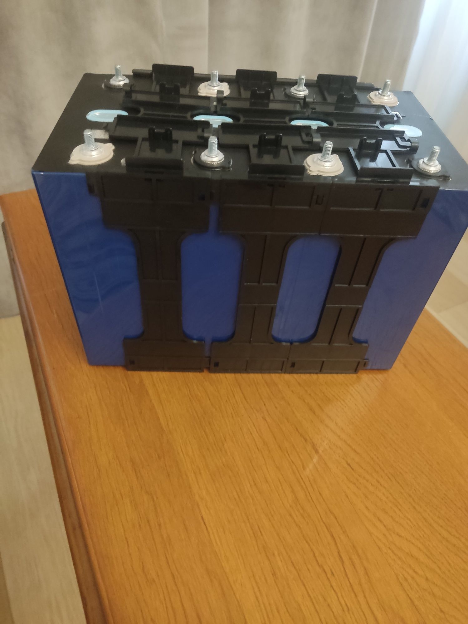 Акумулятори літій залізо фосфатні LiFePo4 Eve LF304Ah  Prismatic 3.2v