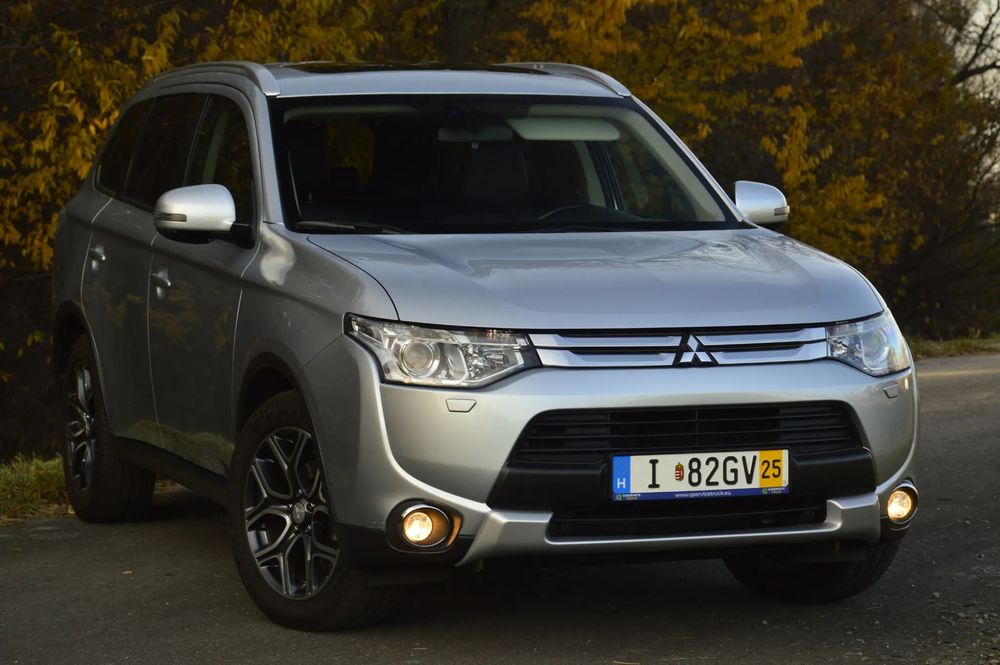 Mitsubishi Outlander 2.0i 150KM 4WD intense 7 osobowy hak gwarancja przebiegu bezwypadkowy