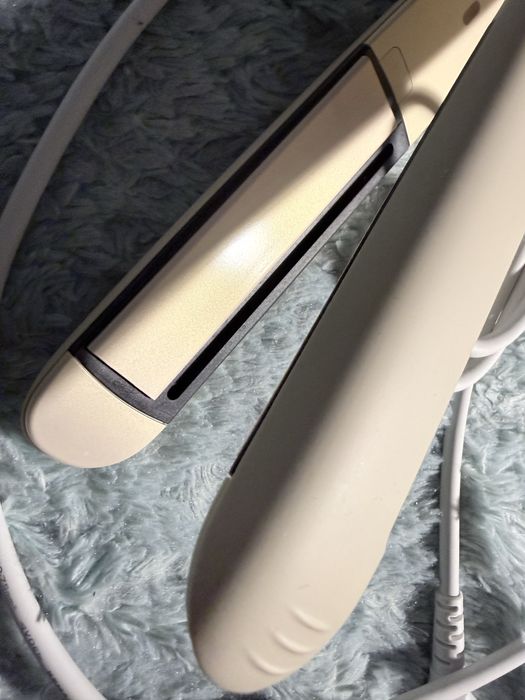 Вирівнювач волосся Philips BHS838/00 з технологією SenseIQ