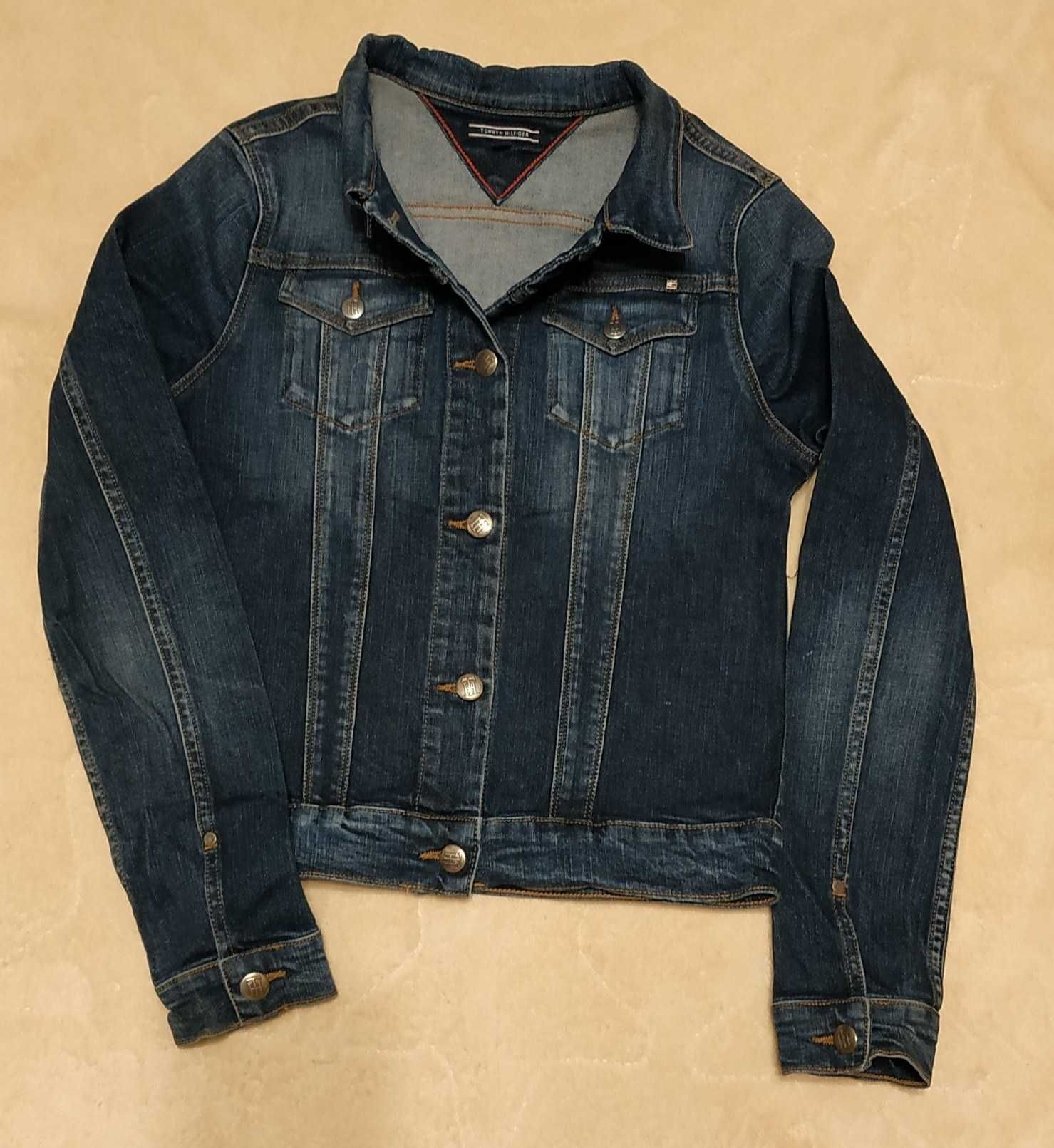 Tommy Hilfiger. Комплект, спорт штаны+джинс куртка. р. 152см.
