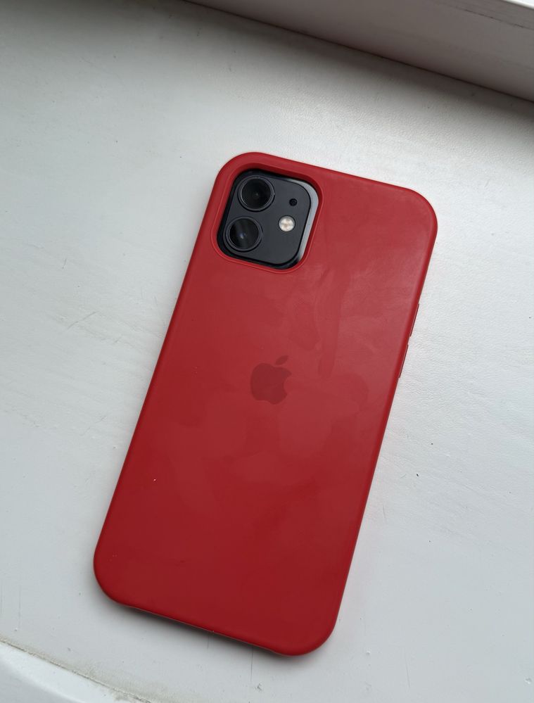 Продам Iphone 12 64 гигабайта  у чудовому стані з захисним склом