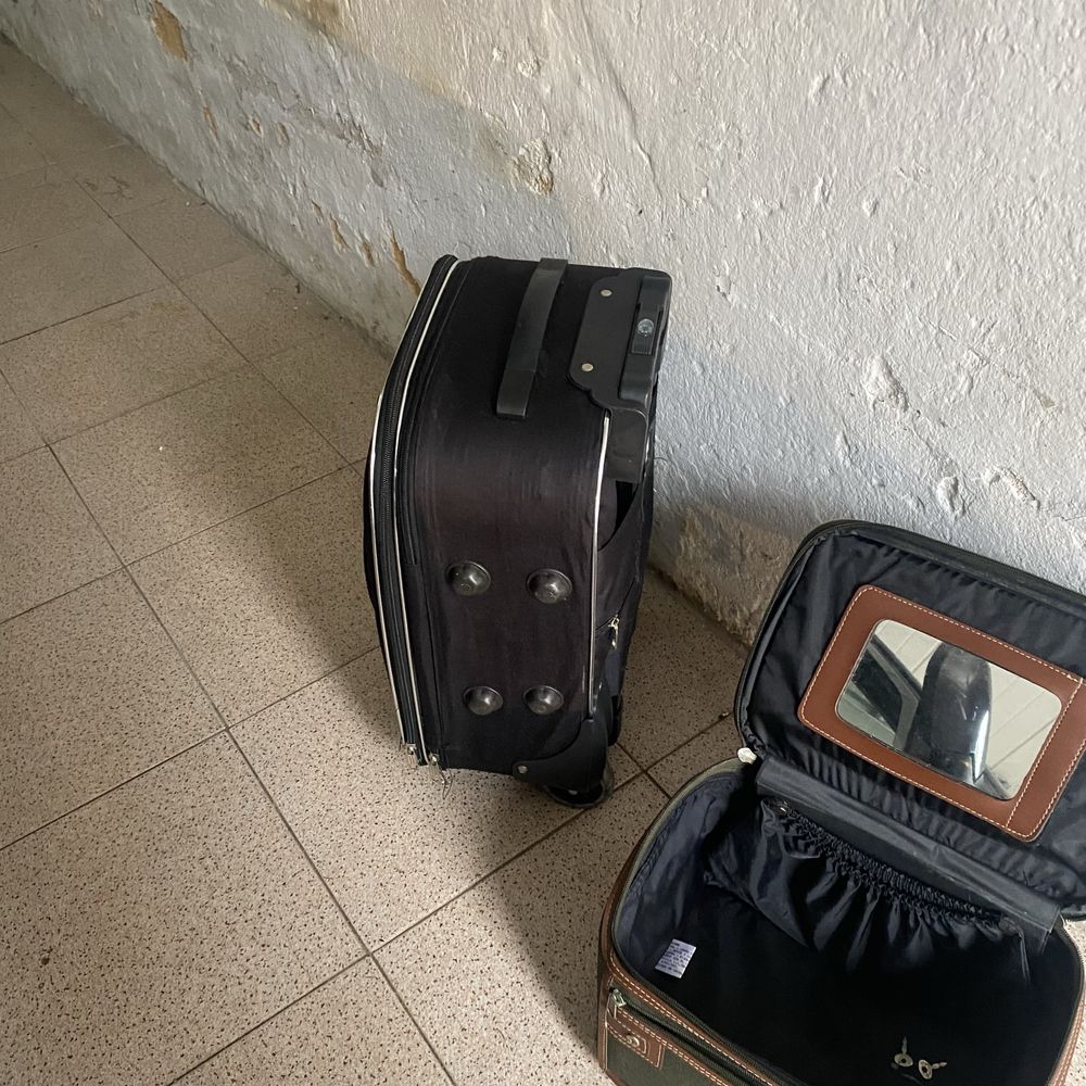 Mala de Viagem com Necessaire Vintage