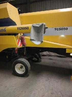 Kombajn zbożowy New Holland TC 5050