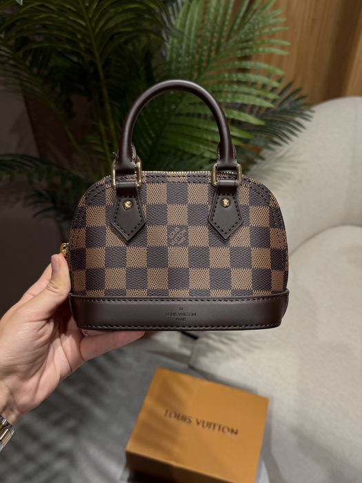 Torebka mini Louis Vuitton alma nano