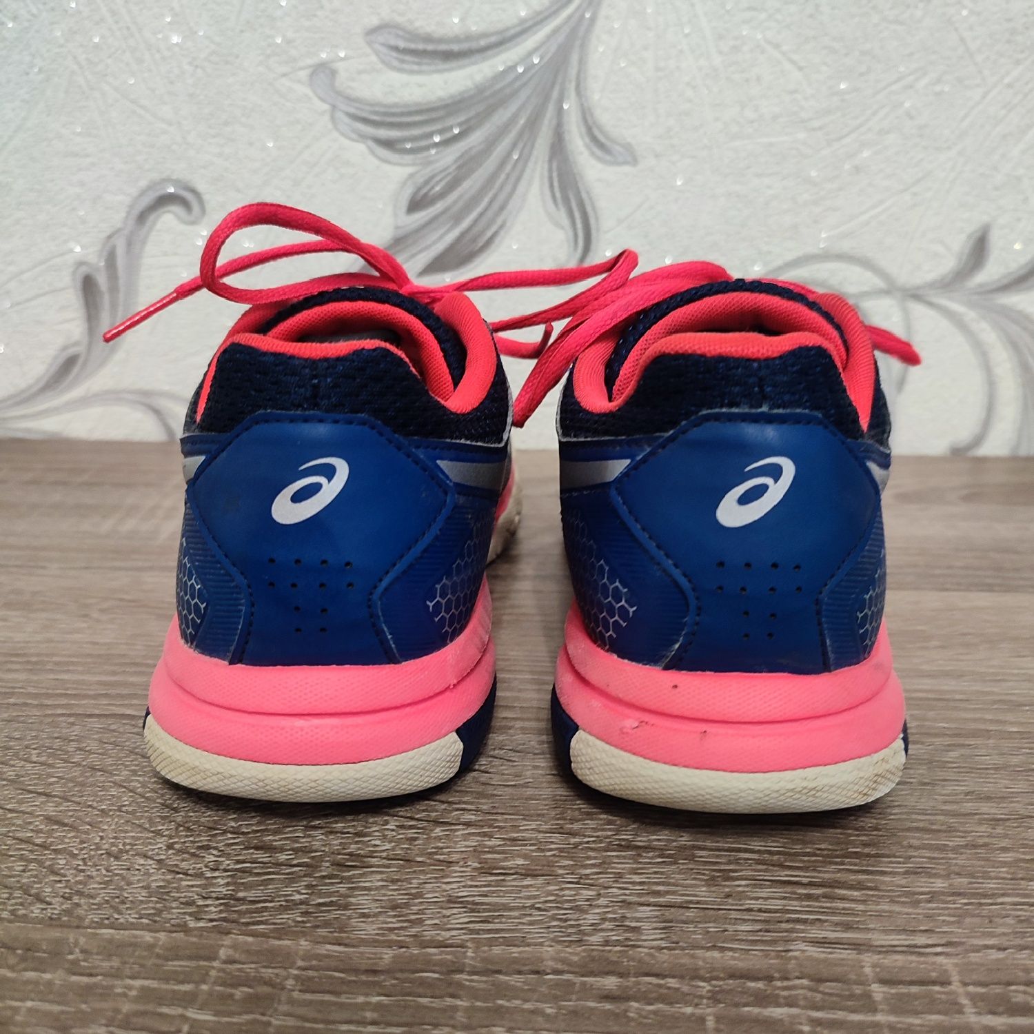 Кросівки у спортзал, волейбольні Asics Gel-rocket size 39.5/25