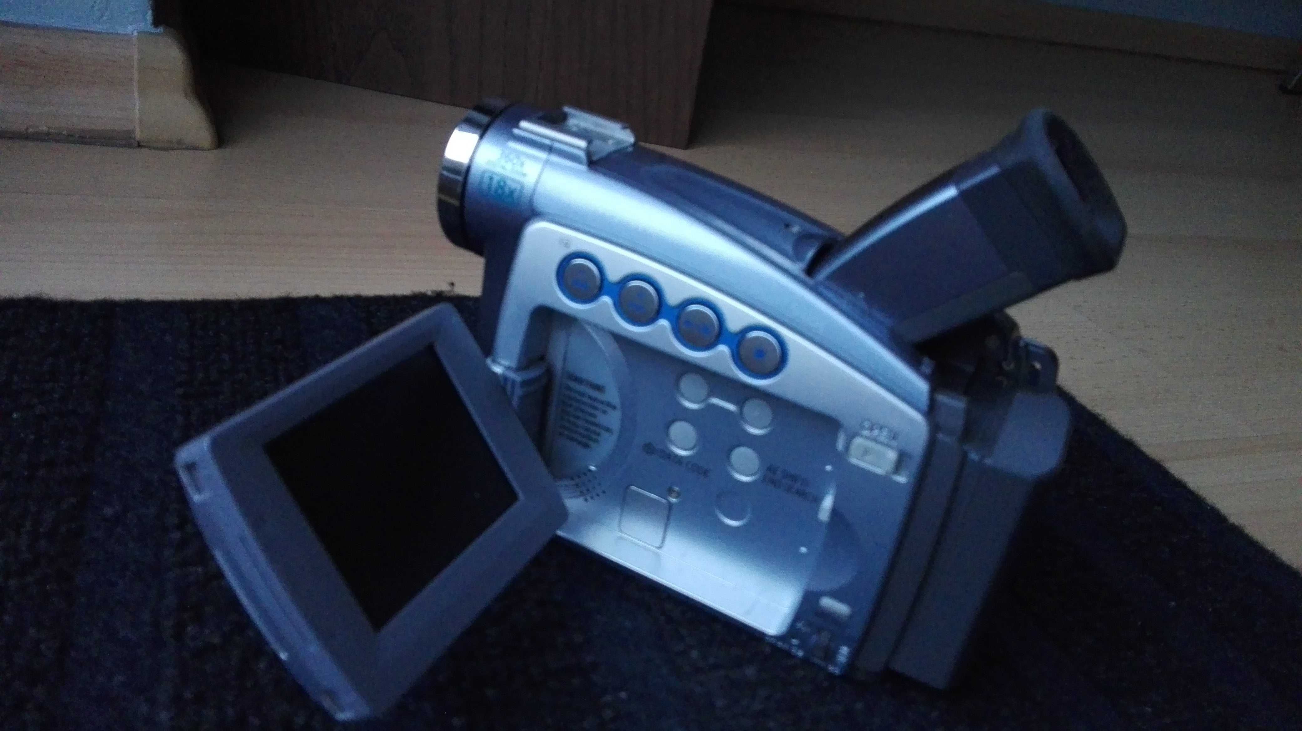 Kamera Canon MV700