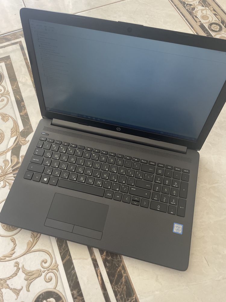 Ноутбук HP 250 g7 i3-7020