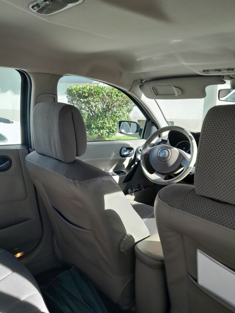 Renault Megane Beeak