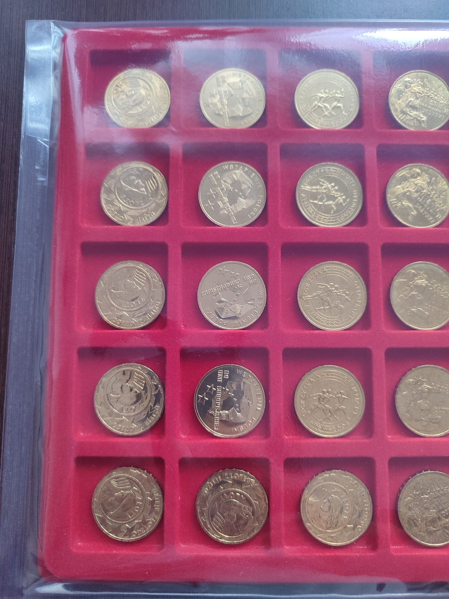 Monety 2 złote rok 2004 .