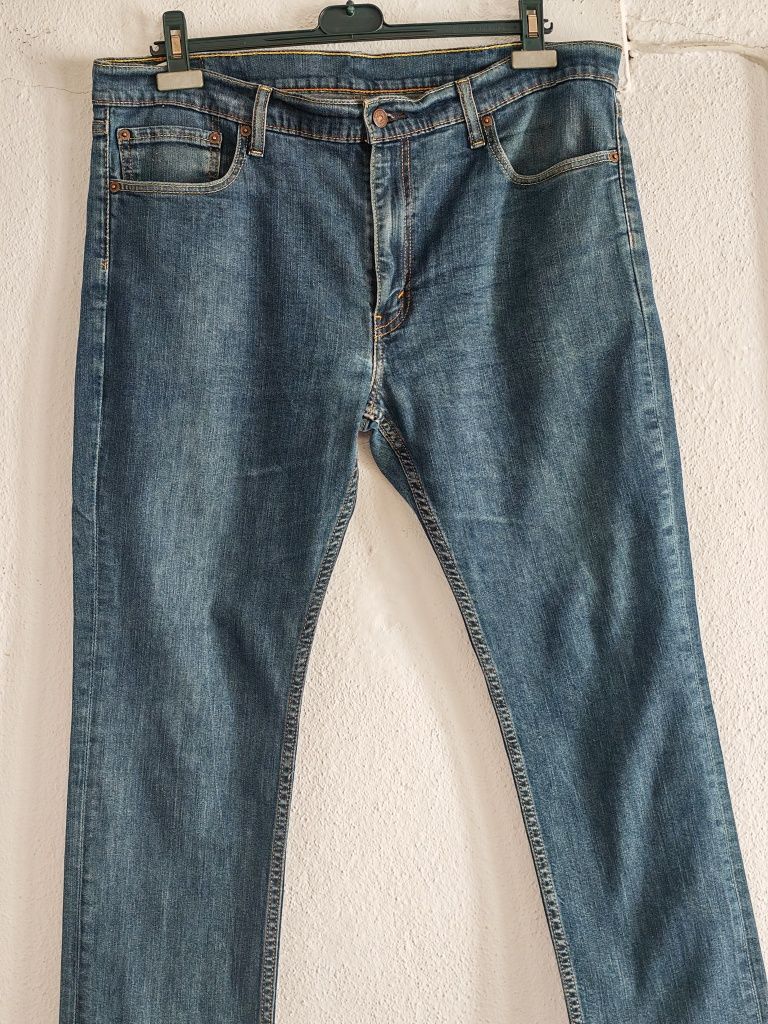 Calças Levis 511 praticamente novas