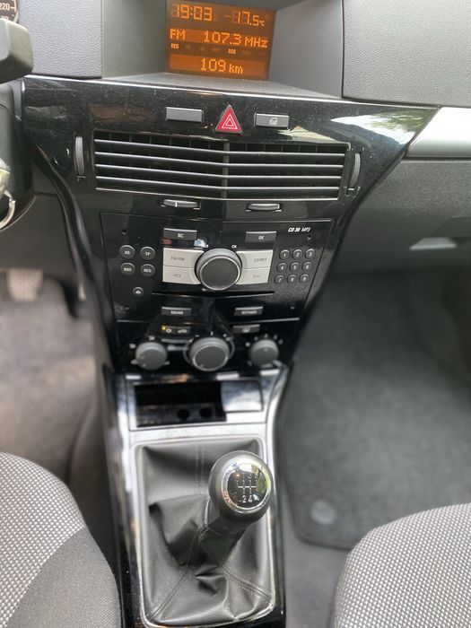 Продам OPEL ASTRA H 2010 рік