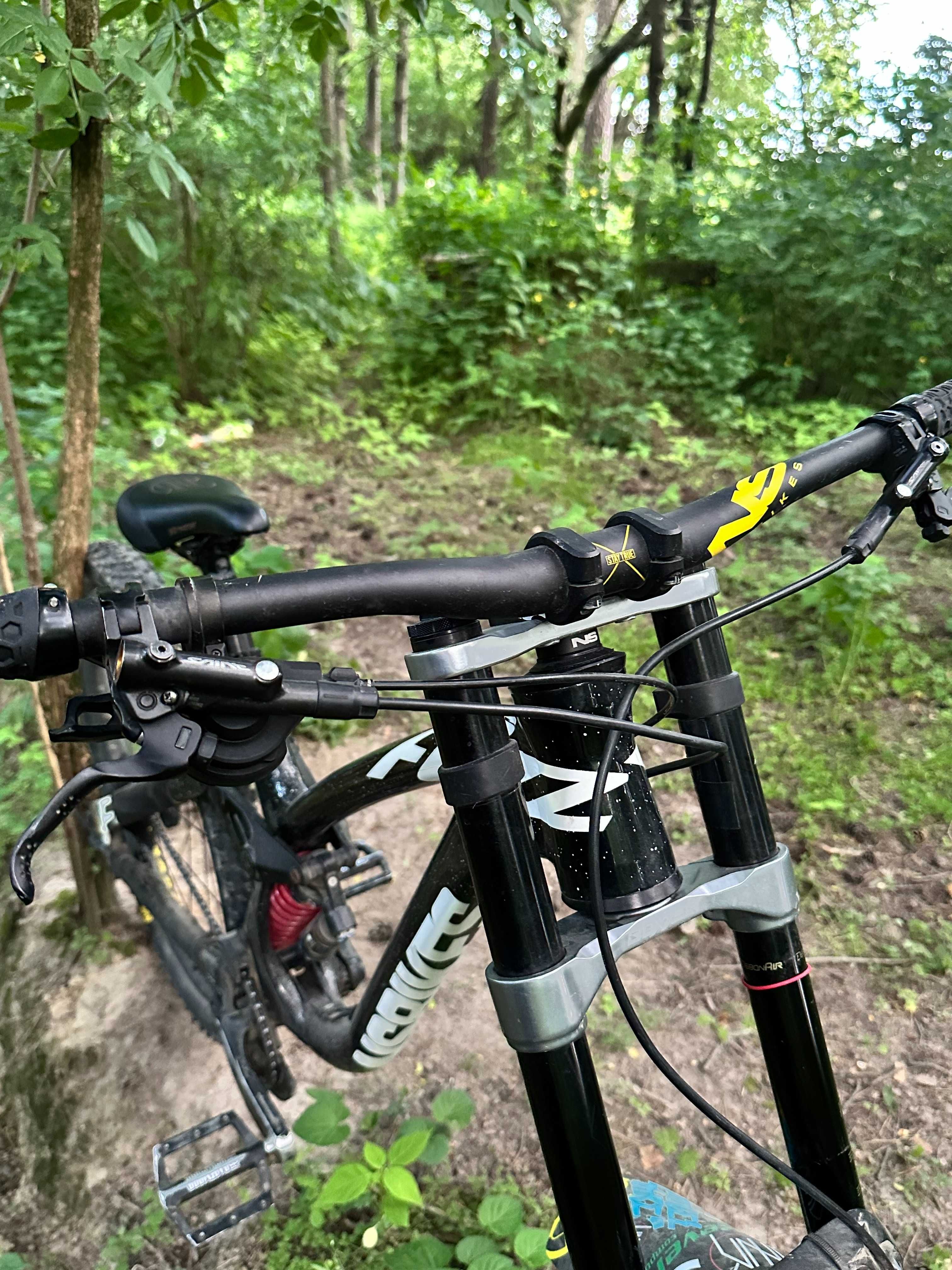 NS Bikes Fuzz 27.5 M Dh Boxxer ultimate, Fox Kasihma Shimano saint/zee
