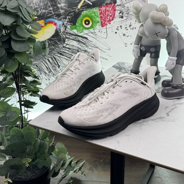 Кросівки Hoka Clifton 9 41 розмір Е6447