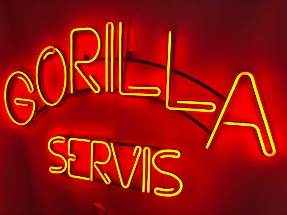 Неонова вивіска "Gorilla servis" помаранчева, 1050*475 мм