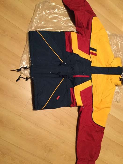 Blusão de neve “novo”  T-L