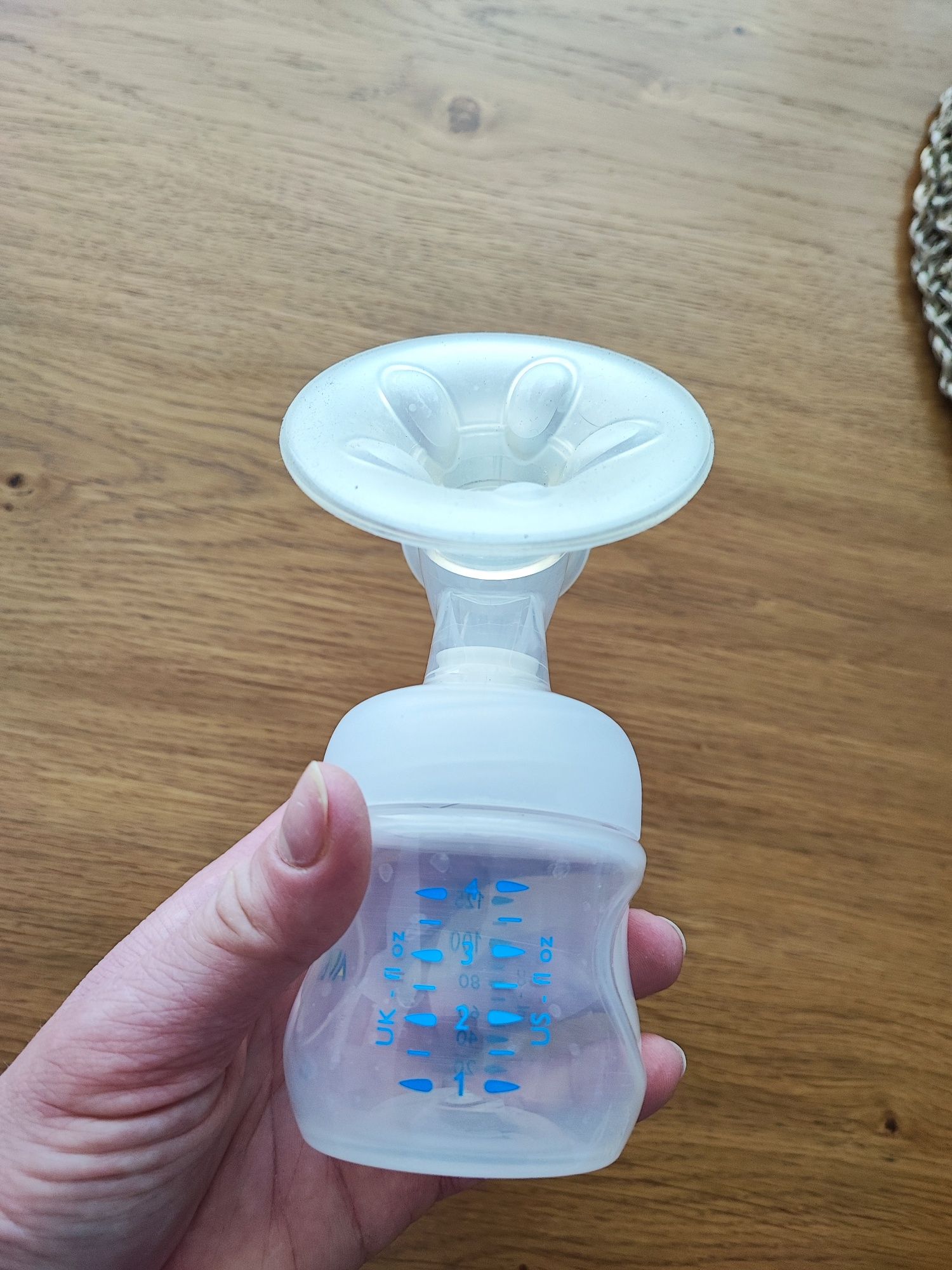 Laktator ręczny 125 ml Philips Avent model  PHILIPS Avent SCF430/01
