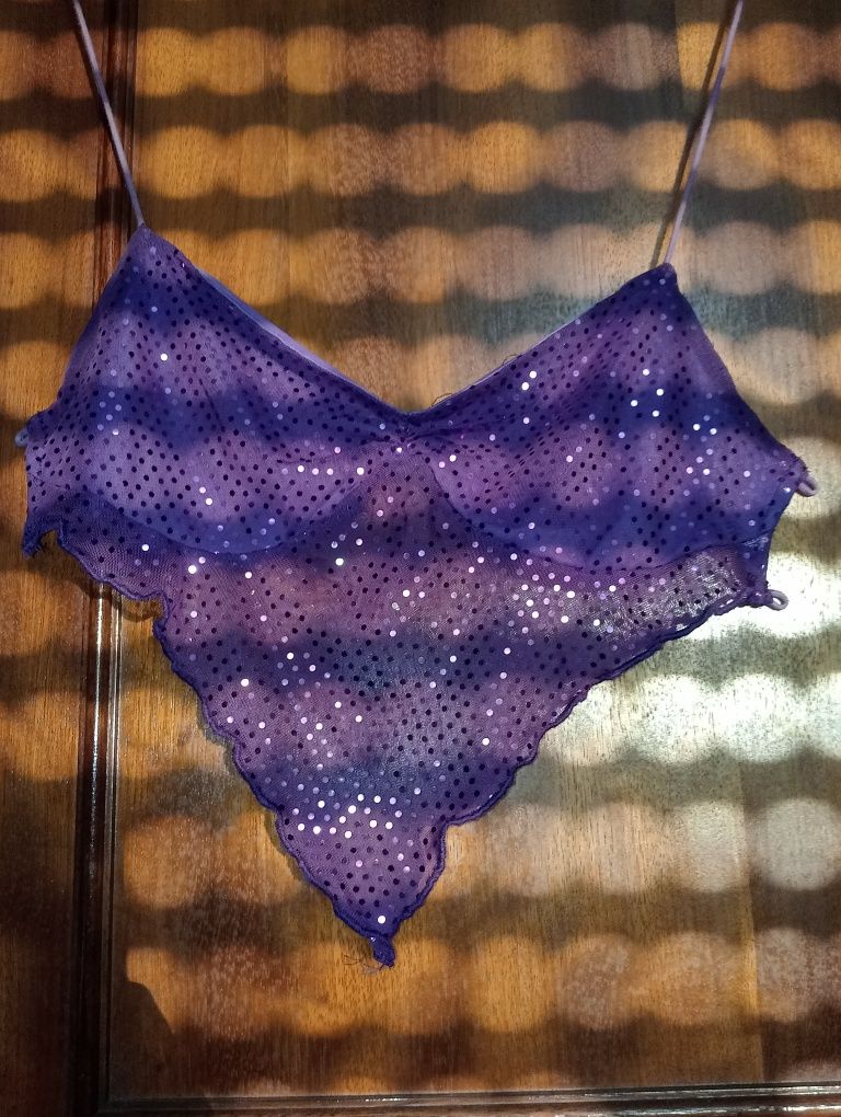 Top brilhante roxo