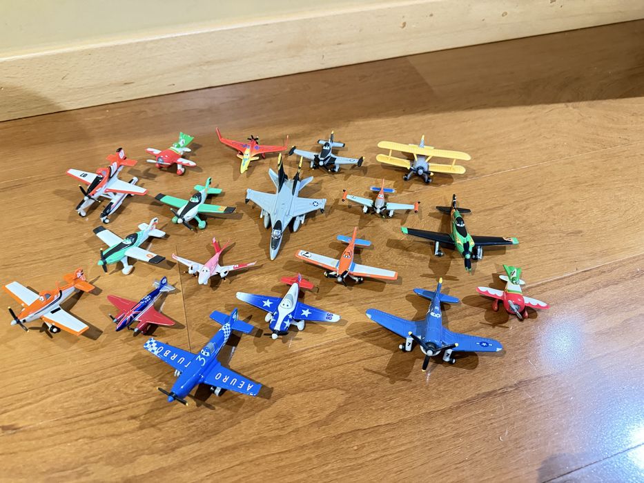 Coleção de 18 Aviões