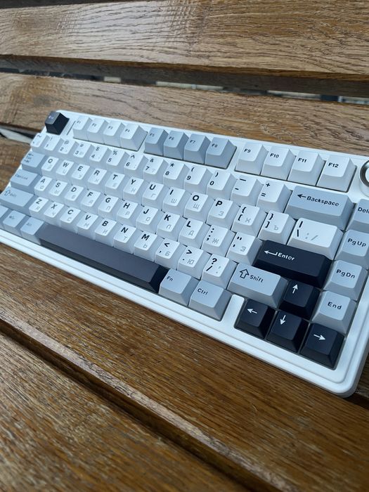 Механічна aula f75 з кирилицею легкий хід клавіш