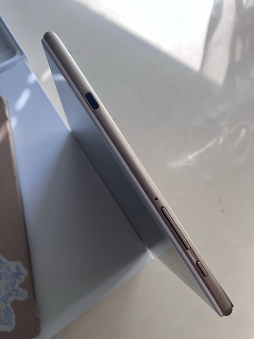 Планшет 10.1" Blackview Tab 8 4/64Gb 4G (SIM) Android 10 6580mAh Gold