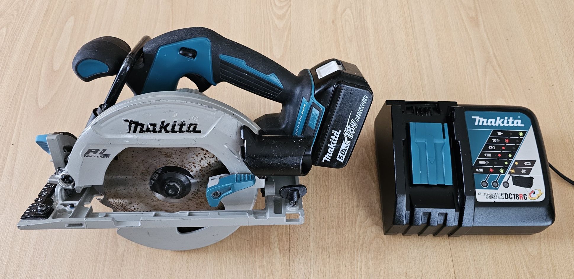 MAKITA DHS680 Aku Pilarka Tarczowa Aku5.0Ah Ładowarka BRUSHLESS ŁADNA