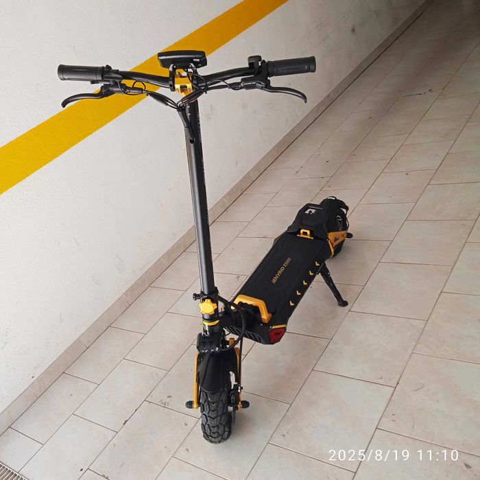 Trotinete eletrica, 11' - 2 motores, 2400W, 23 Ah - Nova, 0 Km.