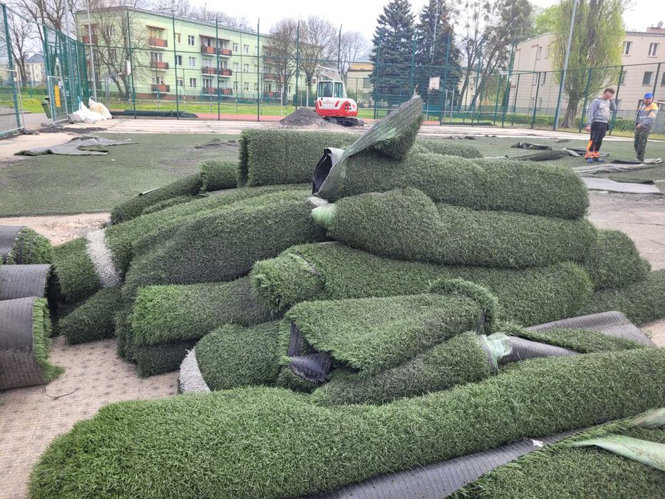 Oddam za darmo trawę sztuczną - syntetyczną w małych kawałkach